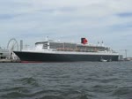 Bei einer Hafenrundfahrt im Hamburger Hafen konnte ich den Kreuzliner  Queen Mary 2  ablichten [26.05.2011]